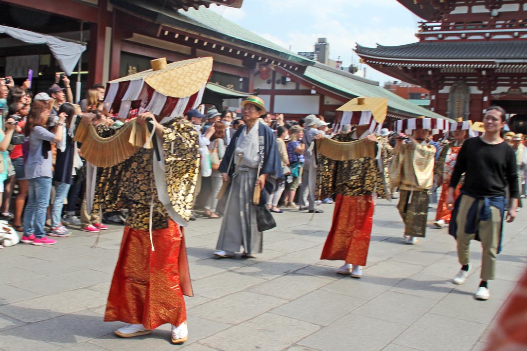 三社祭 大行列 お囃子屋台・鳶頭木遣り・びんざさら舞・白鷺の舞